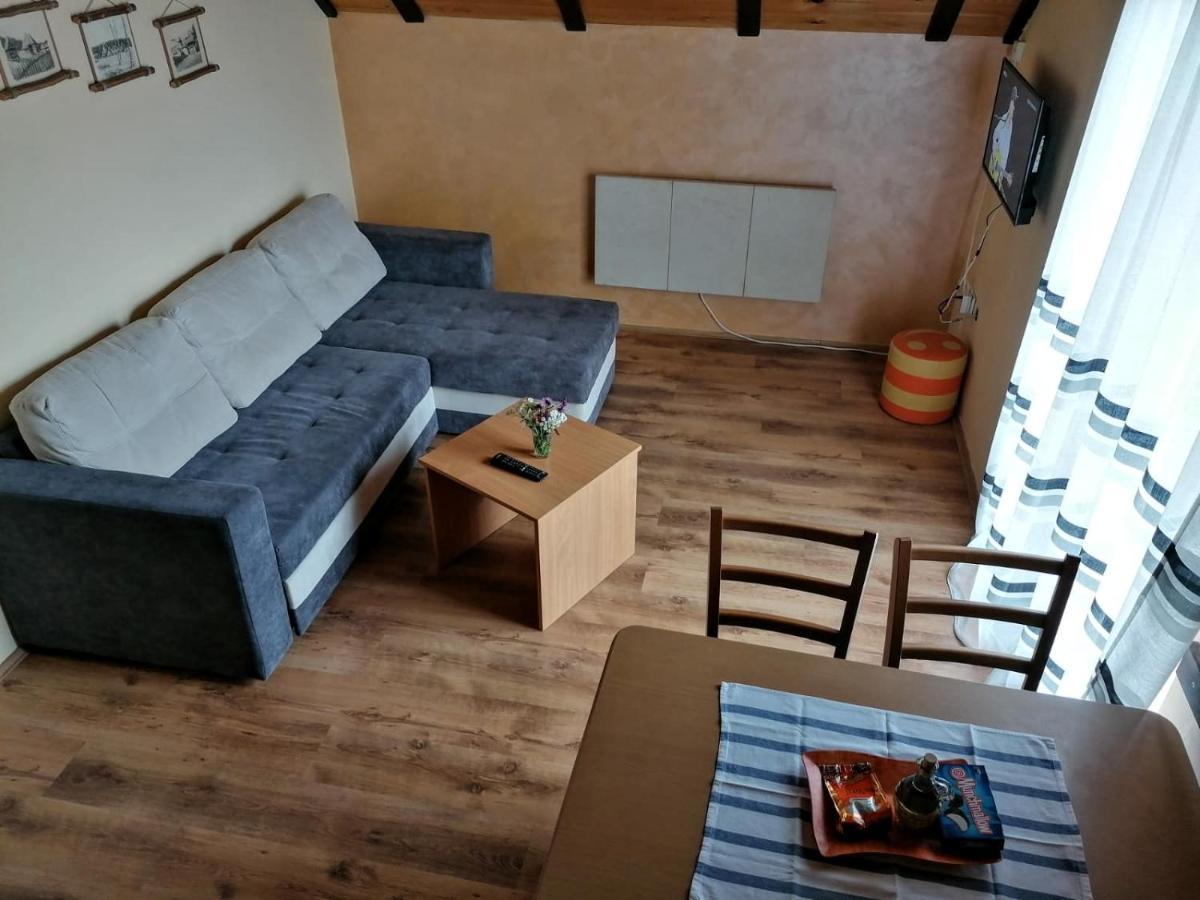 Apartment Tarski Konaci