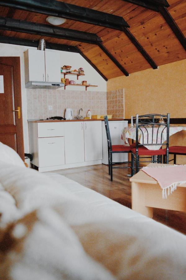 Apartment Tarski Konaci